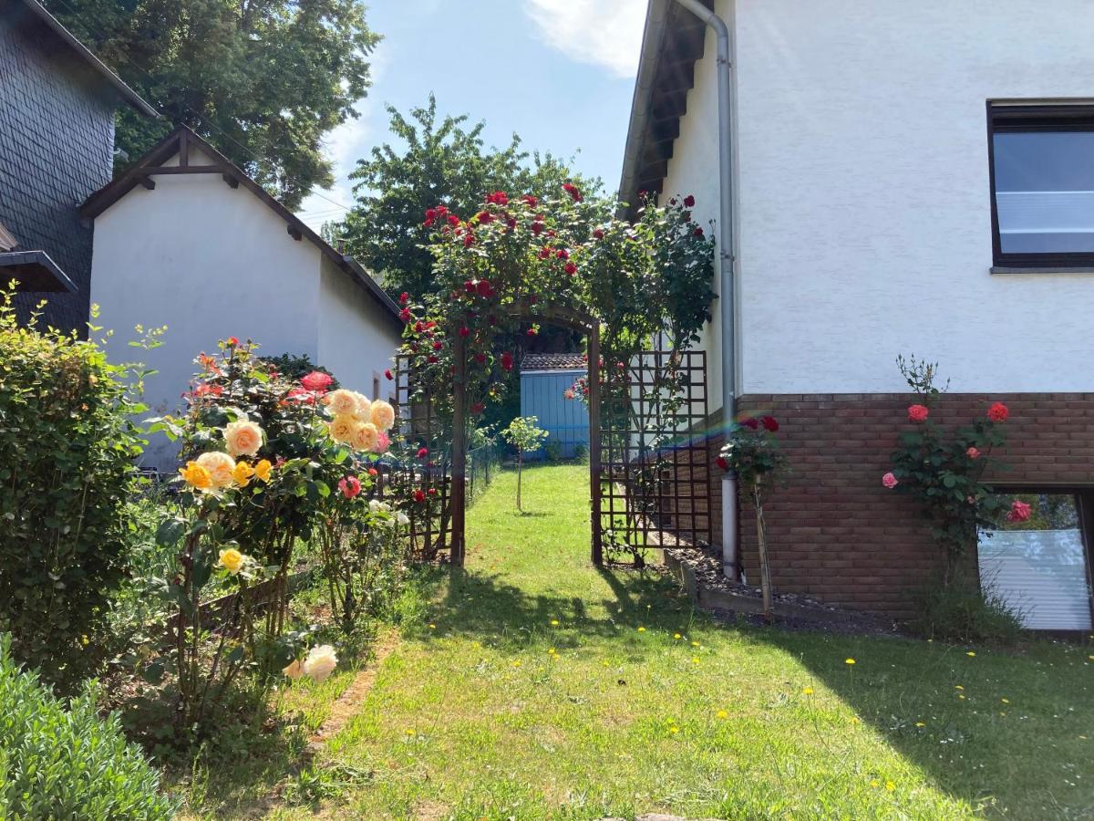 Ferienwohnung Rosengarten Osburg Exterior foto